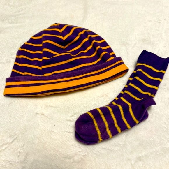 Hanna Andersson Other - HANNA ANDERSSON STRIPED REVERSIBLE KNIT HAT CAP & SOCKS PURPLE YELLOW SMALL